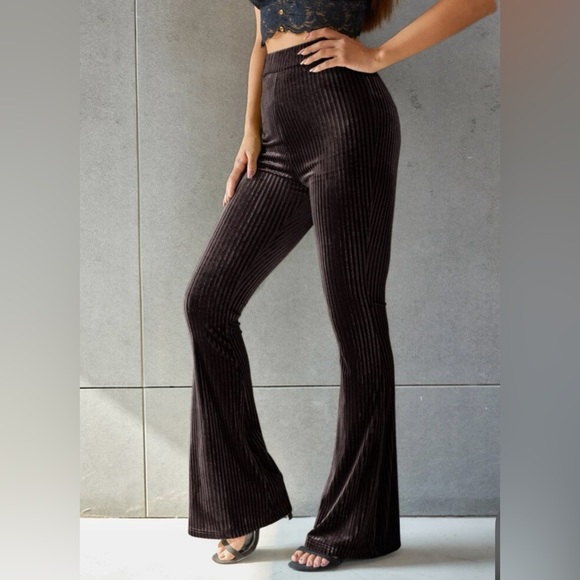 NWT 🤎 🖤 SHEIN Velvet Bellbottoms - Picture 1 of 6
